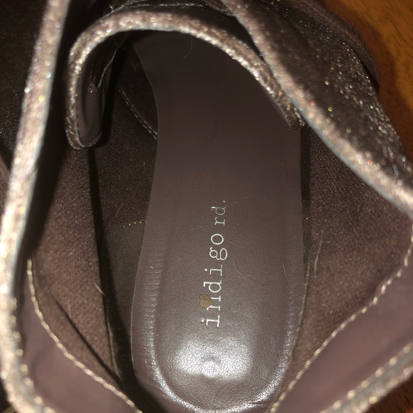 Velvet Booties Sz 8 - Picture 5 of 6